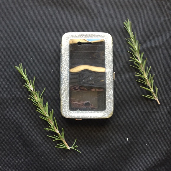 iPhone 4 cases - Picture 6 of 7